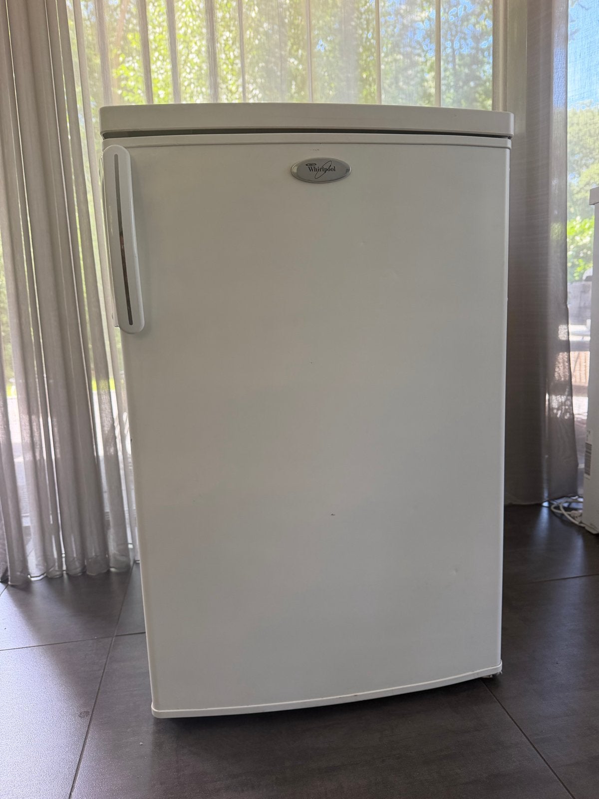 Whirlpool ARCO460 Koelkast - Compact en Energiezuinig, Witgoed en Apparatuur, Koelkasten en IJskasten, Zonder vriesvak, 100 tot 150 liter