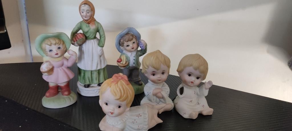 Charmante set vintage beeldjes (6-delig) – Mat porselein, Antiek en Kunst, Antiek | Porselein, Ophalen of Verzenden