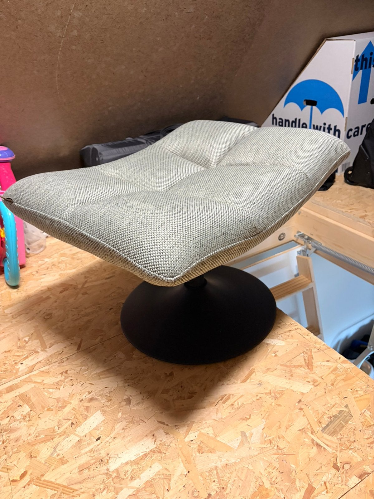 Dutchbone bar hocker, Ophalen of Verzenden, Zo goed als nieuw, Grijs, Eén