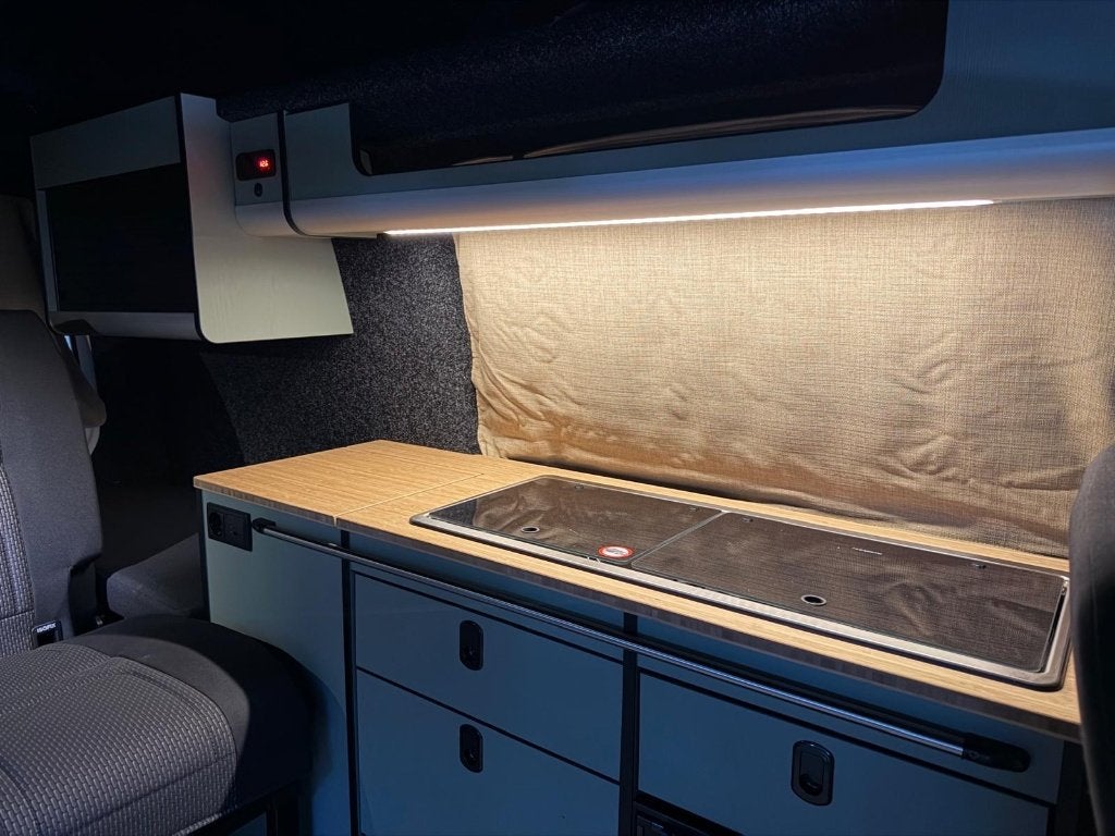 Foto 22 van Volkswagen Transporter T 6.1 2022/Nieuw Kwb 4 Personen
