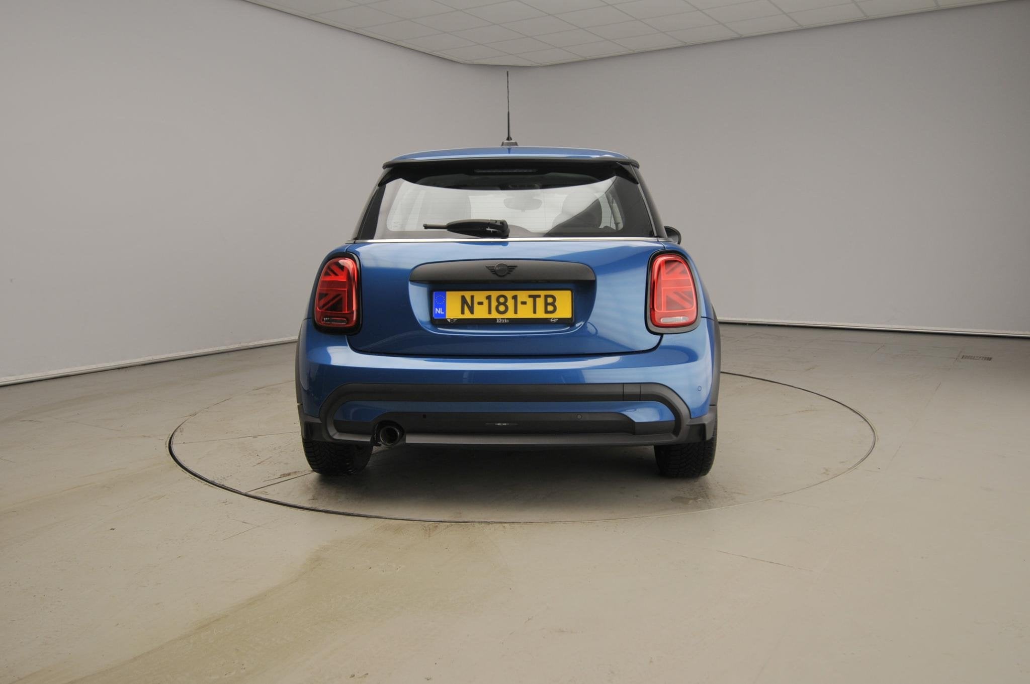 MINI 3-deurs One Sportstoelen / Climate / Cruise / LED / PDC, Voorwielaandrijving, 12 maanden, Stof, Gebruikt