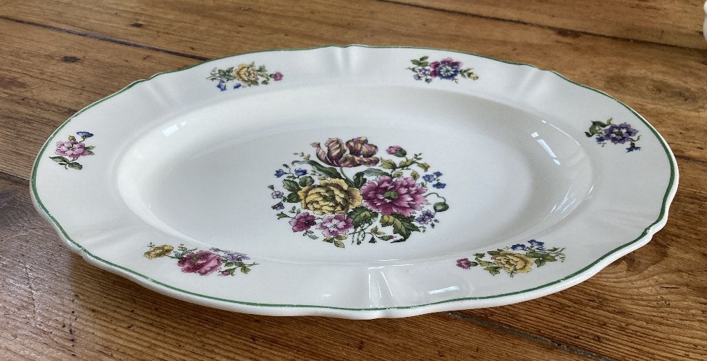 Aardewerk schaal ovaal met bloemmotief P. Regout & CP, Ophalen of Verzenden