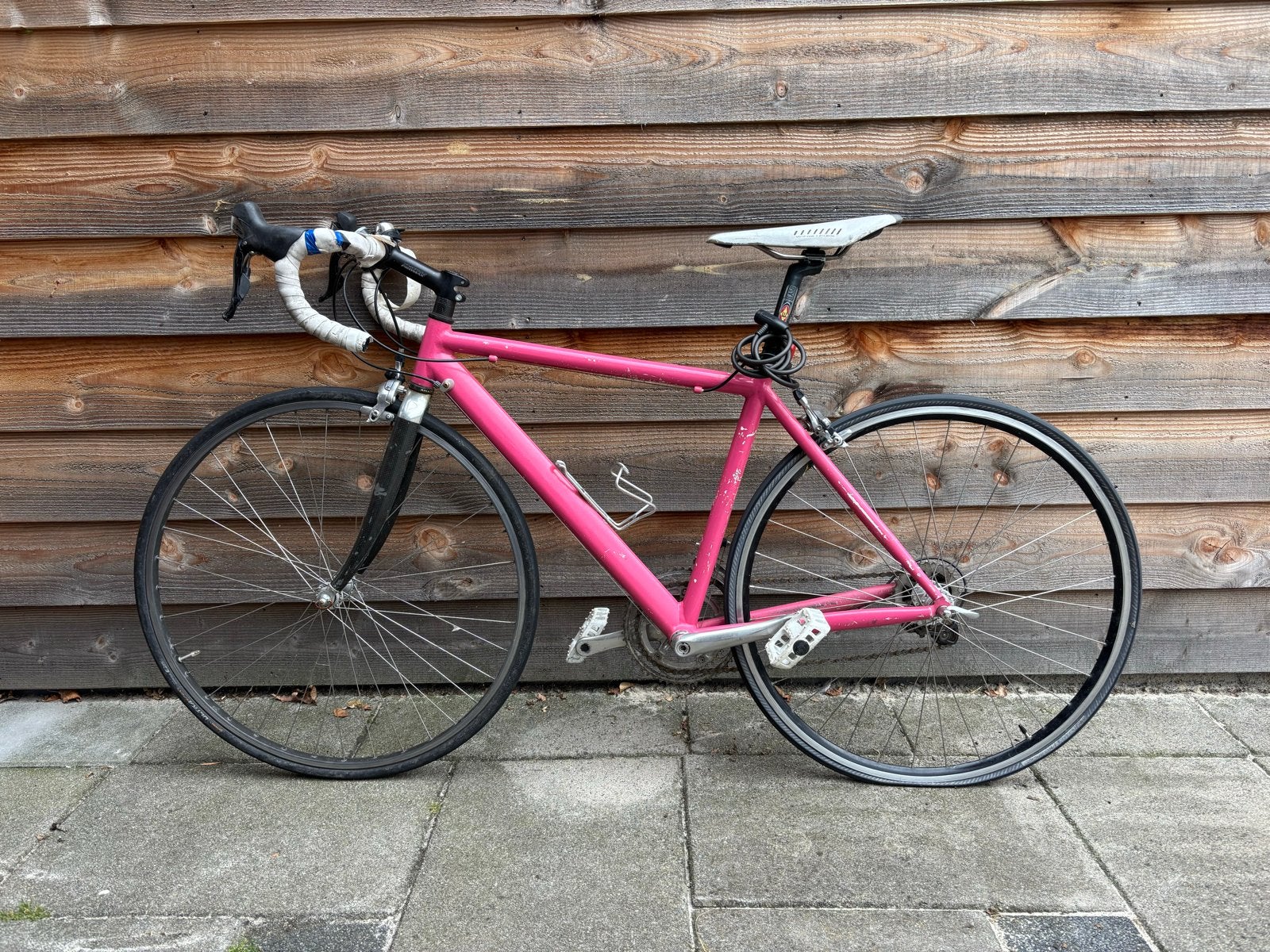 Roze Racefiets - Ideaal voor de sportieve fietser, 28 inch, Gebruikt, 10 tot 15 versnellingen, Velgrem
