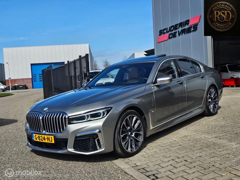 BMW 745e High Executive M-pakket/HK/Pano/4w best/softclose, Automaat, Gebruikt, Euro 6, 394 pk