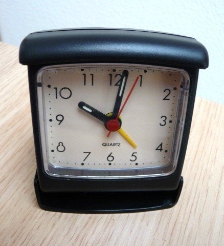 Zwarte Quartz Wekker - Compact en Functioneel, Ophalen of Verzenden, Zo goed als nieuw, Analoog