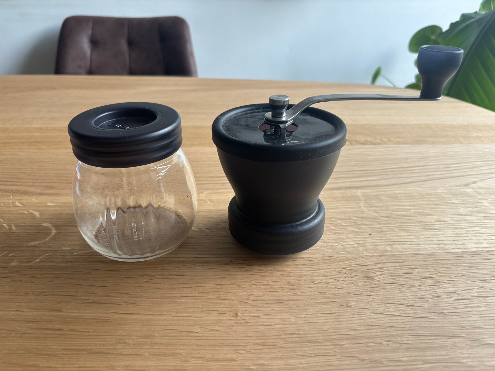 Hario handmatige koffiebonenmaler, Ophalen of Verzenden, Zo goed als nieuw, Overige merken, Koffiemolen