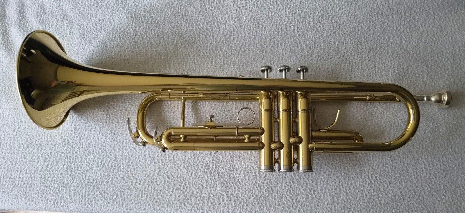 Trompet Thomann met mondstuk, koffer en ventielolie, Muziek en Instrumenten, Blaasinstrumenten | Trompetten, Ophalen, Zo goed als nieuw