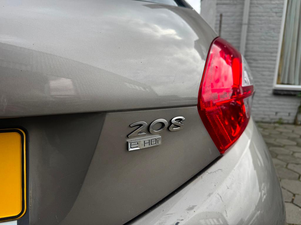 Peugeot 208 1.4 e-HDi Active - Automaat - Airco/Clima - Navi, Euro 5, Stof, 4 cilinders, 96 €/maand