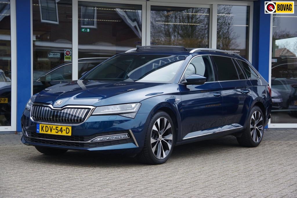 Skoda Superb Combi 1.4 TSI iV Laurin & Klement SOH 100% Pano, Auto's, Skoda, 12 maanden, Gebruikt, Zwart, 4 cilinders