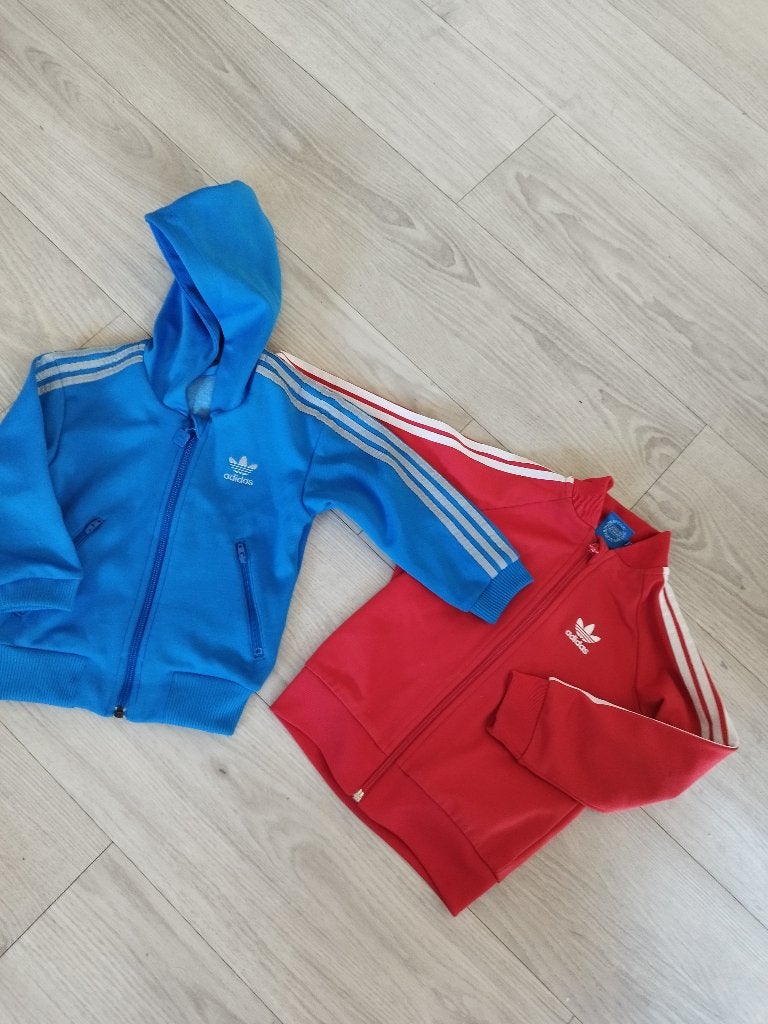 Twee Adidas-sweatshirts 92-98, Adidas, Ophalen of Verzenden, Zo goed als nieuw, Shirt of Longsleeve