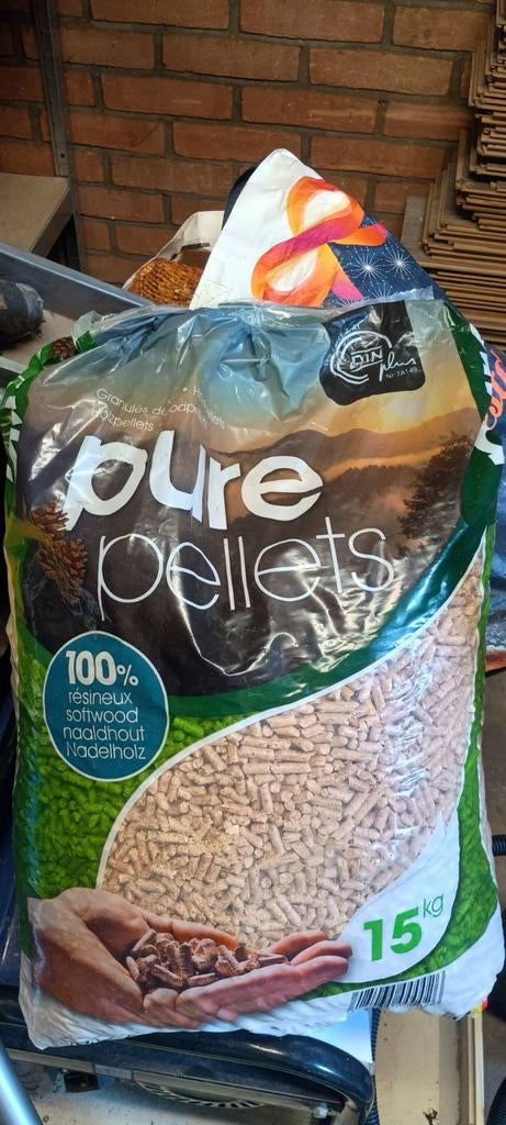 20 kg Pelletkorrels, Tuin en Terras, Haardhout, Minder dan 3 m³, Ophalen of Verzenden, Overige houtsoorten, Blokken