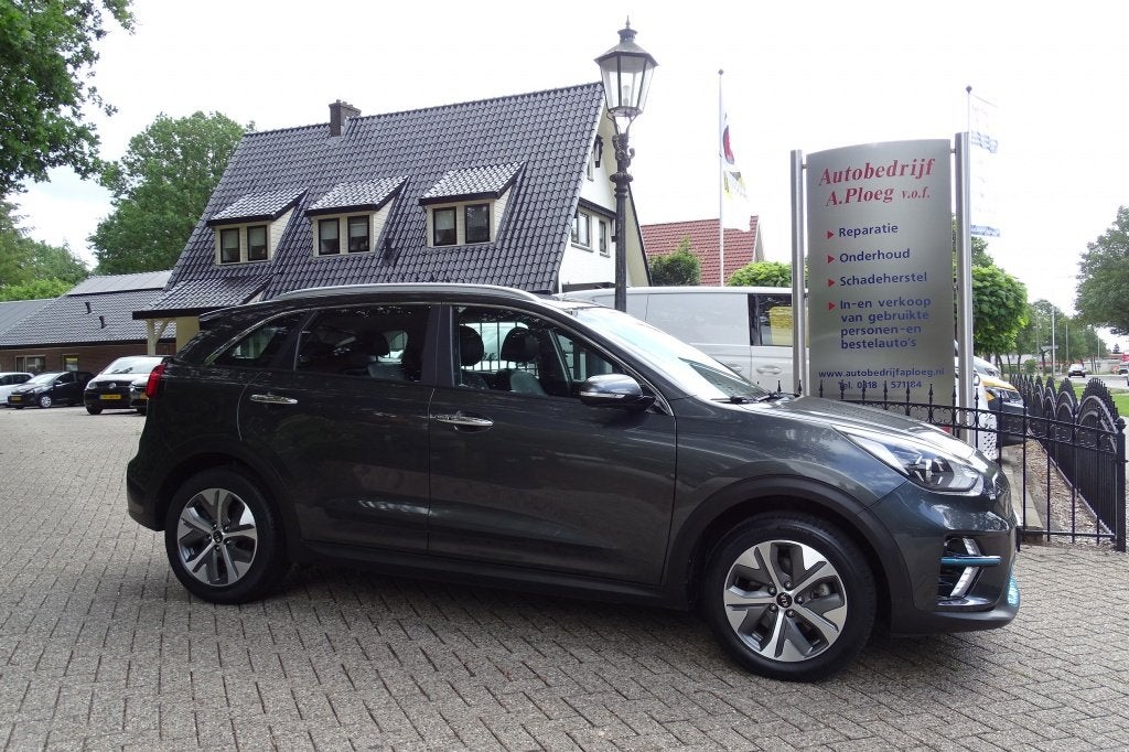 Kia e-Niro DynamicLine 39 kWh 1e eigenaar (bj 2021), Auto's, 12 maanden, Gebruikt, Zwart, Leder en Stof