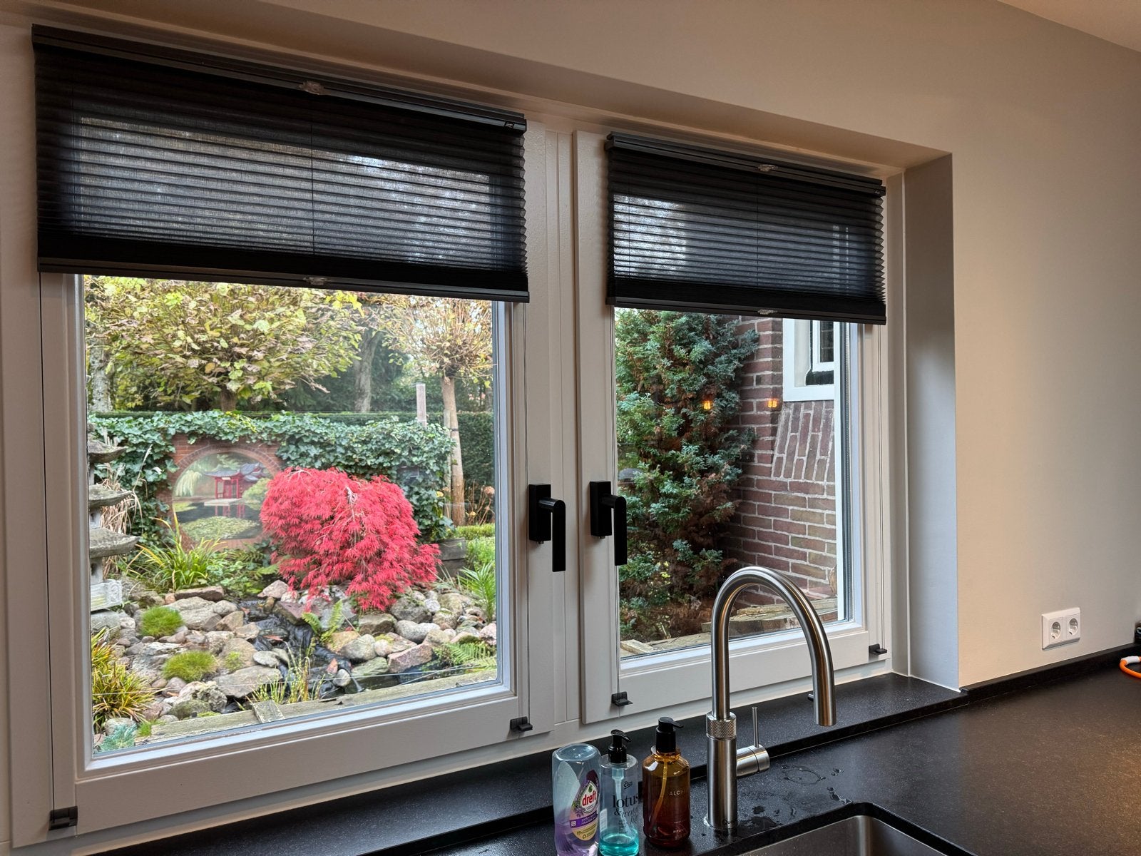 Luxaflex Duette shades plissé gordijnen donkergrijs, Luxaflex, Ophalen of Verzenden, Zo goed als nieuw, Grijs