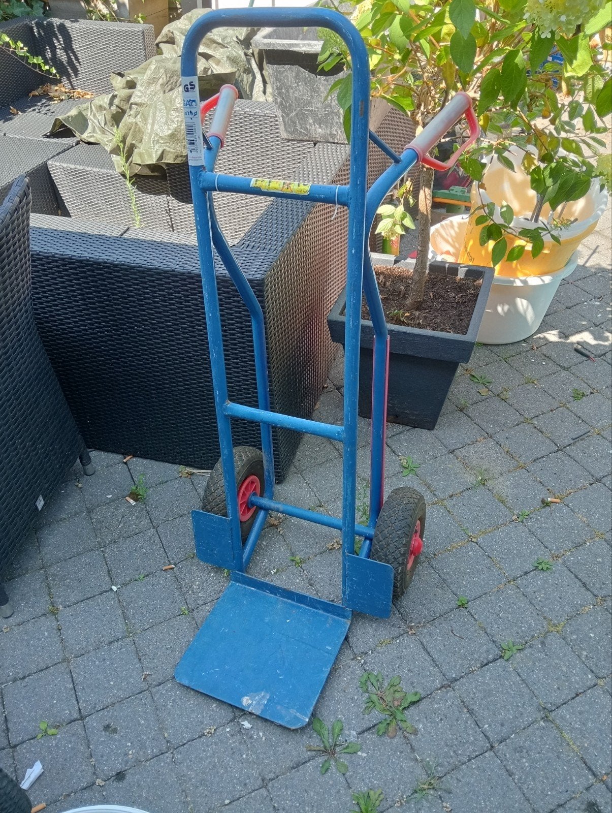 Steek wagen heeft 1  Lekke band, 60 tot 80 liter, Ophalen, Steekwagen