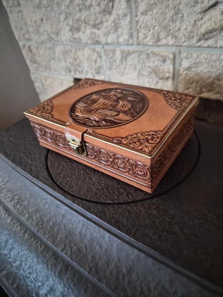 Vintage GBC blik met schip en bijzondere klik sluiting, Verzamelen, Ophalen of Verzenden
