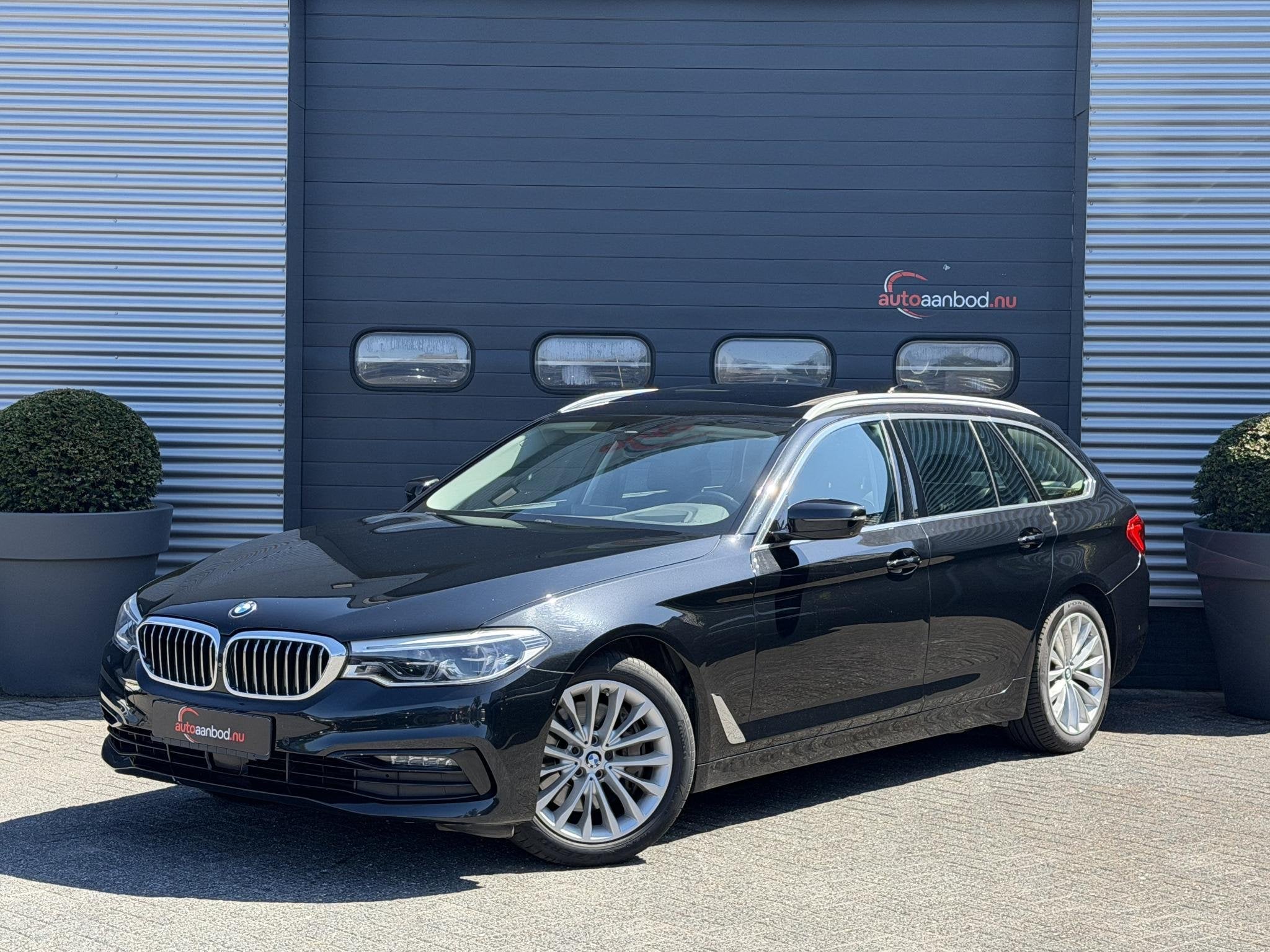 BMW 5-serie Touring 540i xDrive High Executive Edition | Pan, Automaat, Gebruikt, Automatische klimaatregeling, Vierwielaandrijving