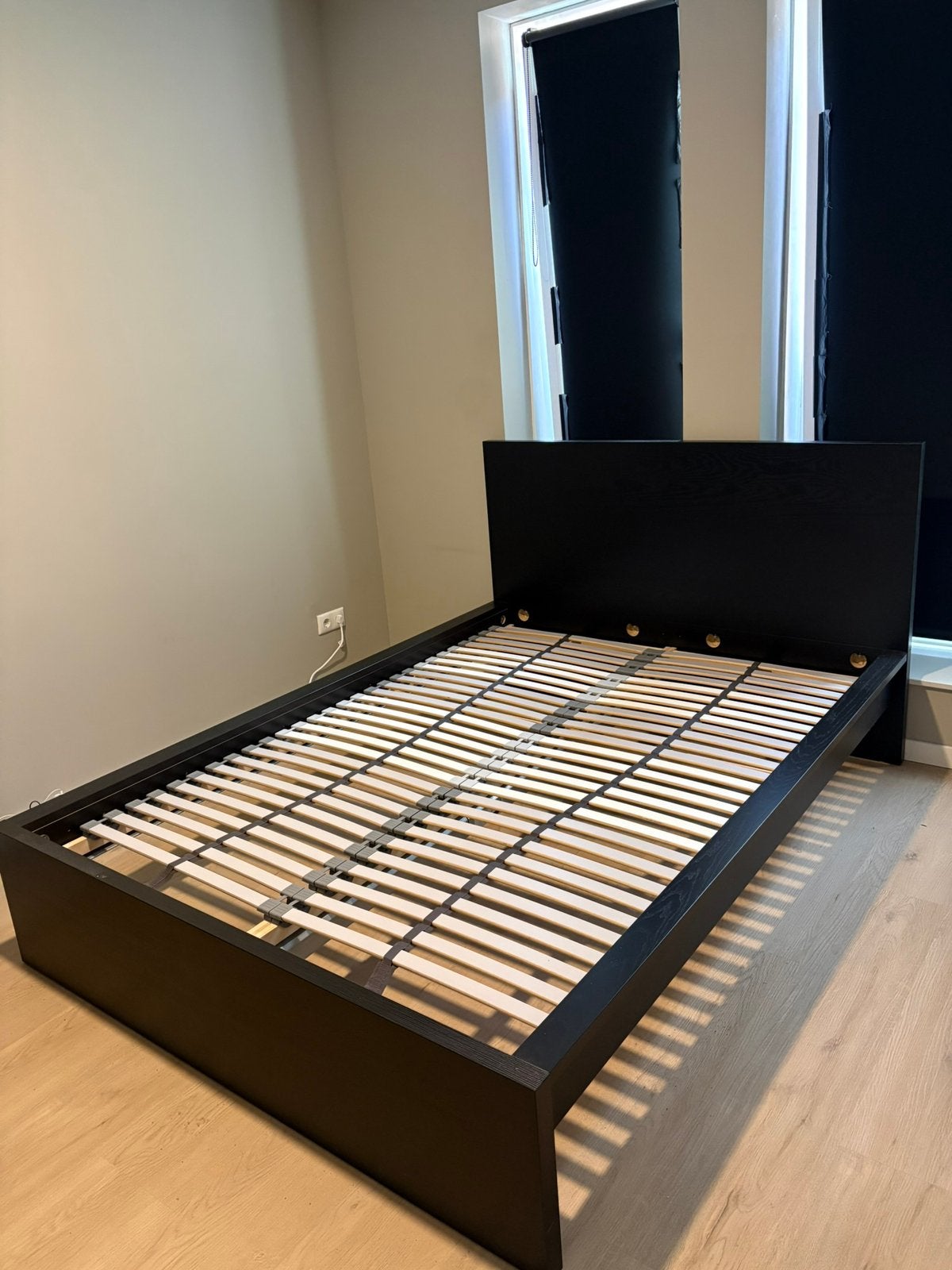 IKEA MALM bed zwart met LÖNSET lattenbodem, Ophalen, Zwart, Tweepersoons, Zo goed als nieuw