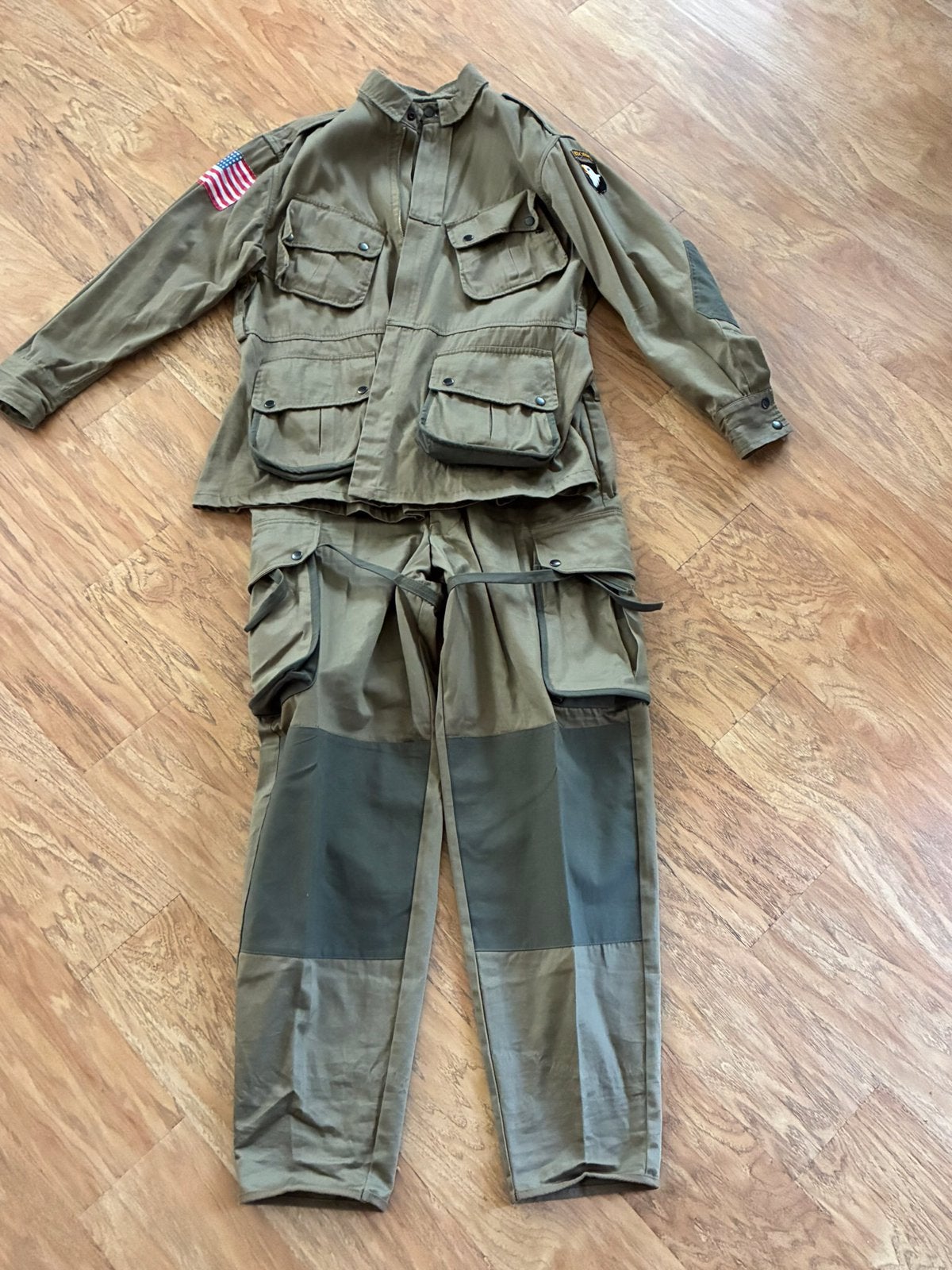 WO2 US 101AB M42 reinforced paratrooper replica jumpsuit, Verzamelen, Ophalen of Verzenden, Overige soorten, Nederland, Kleding of Schoenen