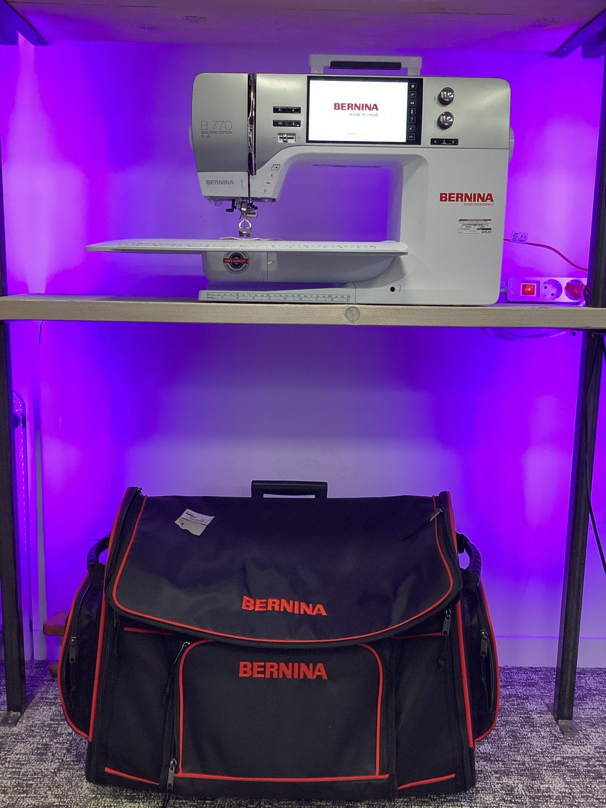 Bernina B 770 QE Plus naaimachine met accessoires, Hobby en Vrije tijd, Naaimachines en Toebehoren, Ophalen of Verzenden, Zo goed als nieuw