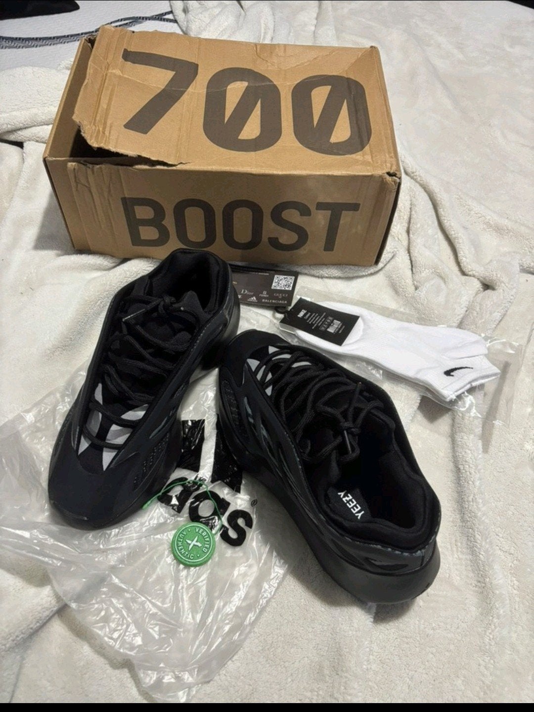 Yeezy 700 v3 Alvah - Zwarte sneakers, Zwart, Nieuw, Ophalen of Verzenden, Sneakers of Gympen