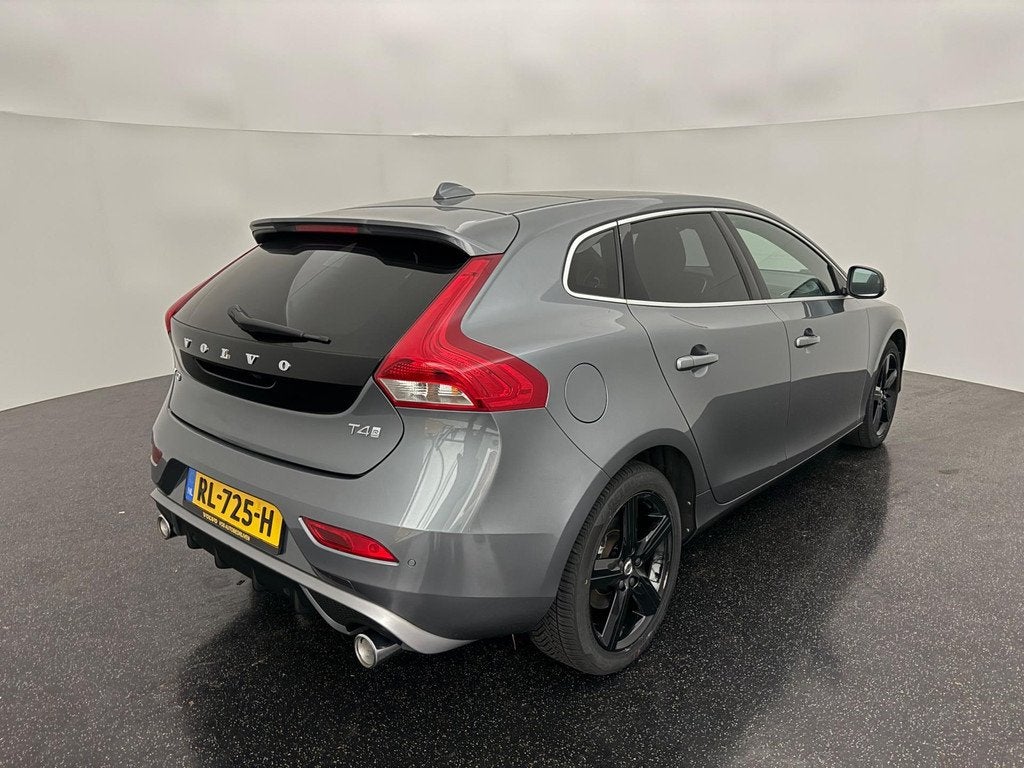 Volvo V40 2.0 T4 R-Design Sport / Pano / Leder / Keyless, Auto's, Volvo, Gebruikt, Bedrijf, Handgeschakeld, 1500 kg
