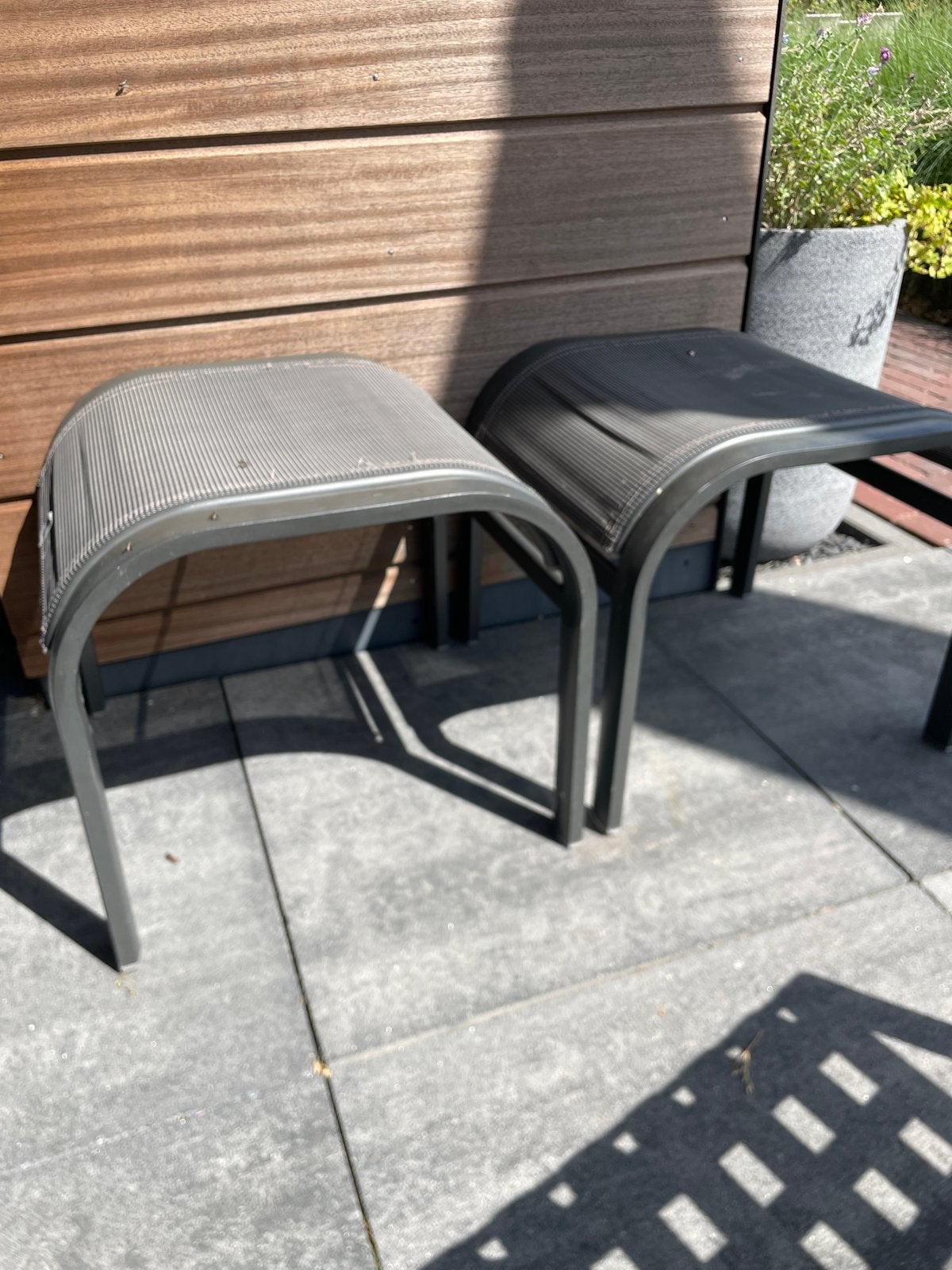 Set van 2 P&R Design voetenbankjes/bijzettafels, Tuin en Terras, Ophalen, Gebruikt, Metaal
