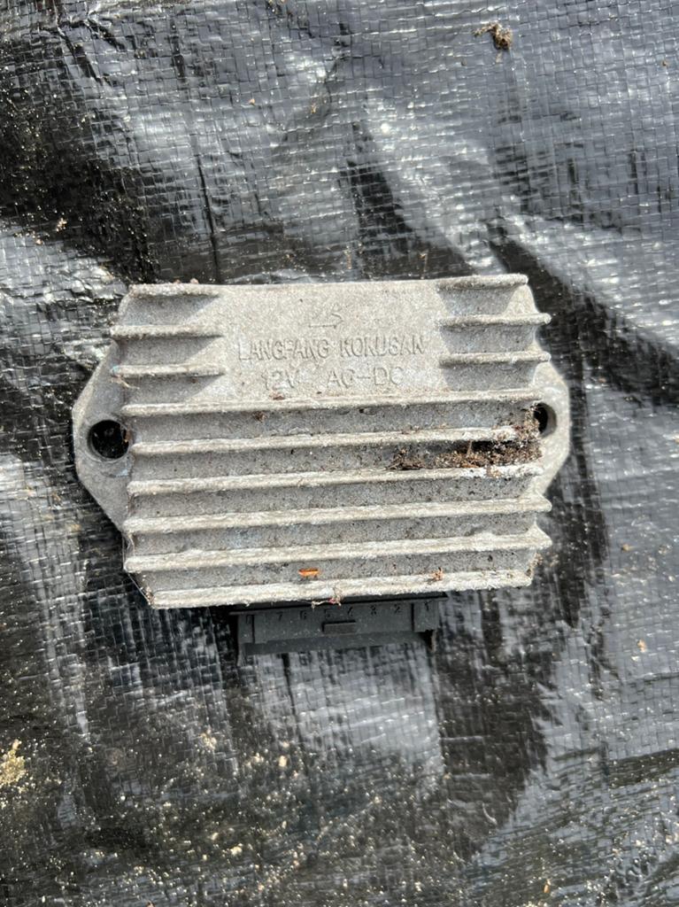 Spannings regelaar vespa lx / s 2t 2 takt €15, Ophalen of Verzenden, Gebruikt, Vespa