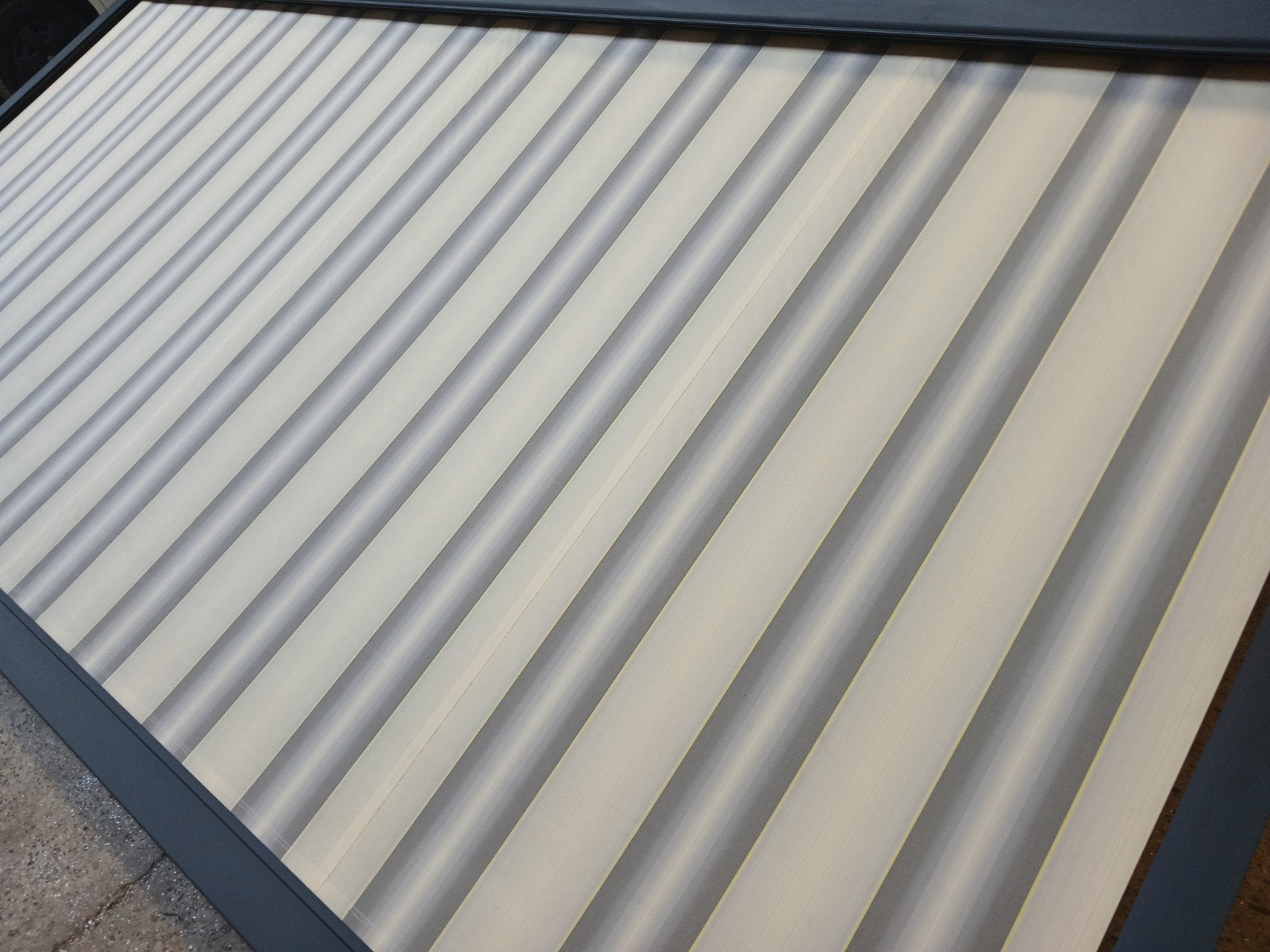 veranda of serre zonnescherm 433 breed 220 uitval elec., Ophalen