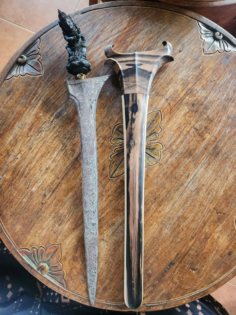 Keris Bali Lurus Pamor Udan Mas Kayu Klicung Dewi Sri KTC34, Antiek en Kunst, Wapen, Indonesië, Meerkleurig, Handgemaakt