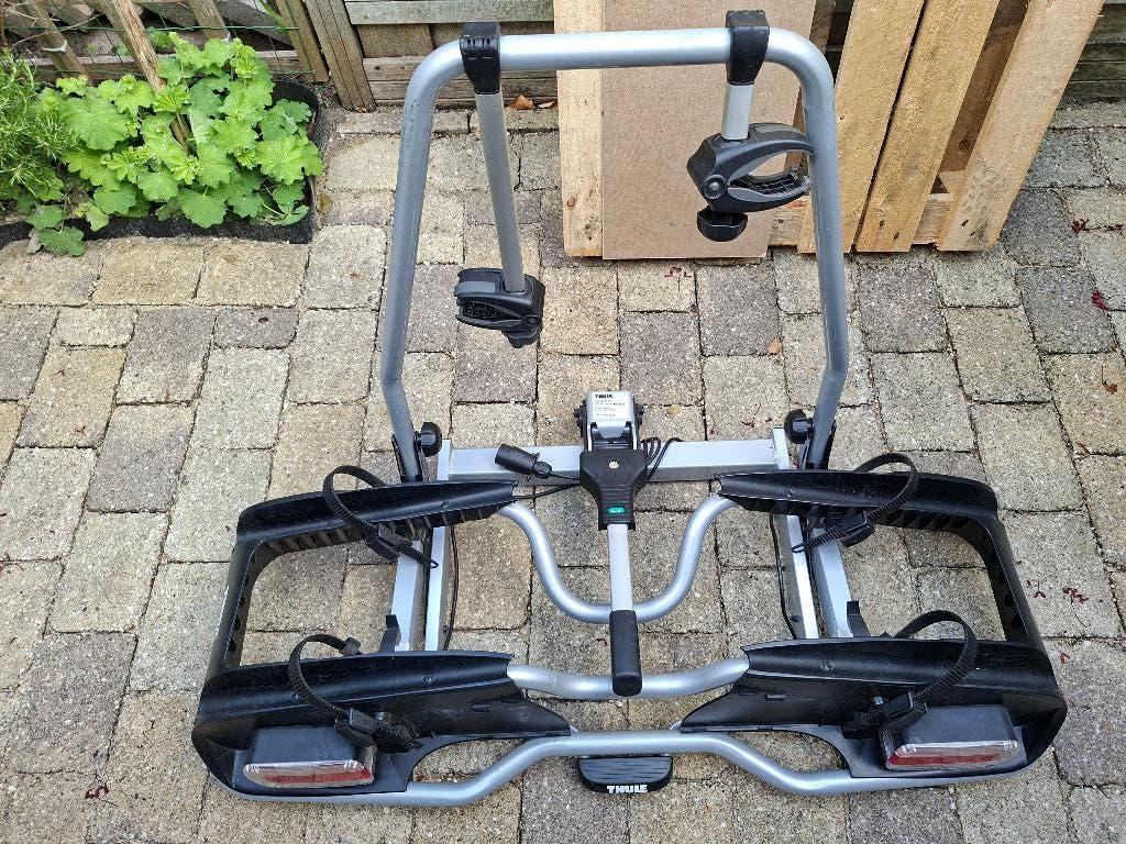 Thule EP 916 kantelbaar voor 2 elektrische fietsen, Auto diversen, Ophalen, Zo goed als nieuw, 2 fietsen, Trekhaakdrager