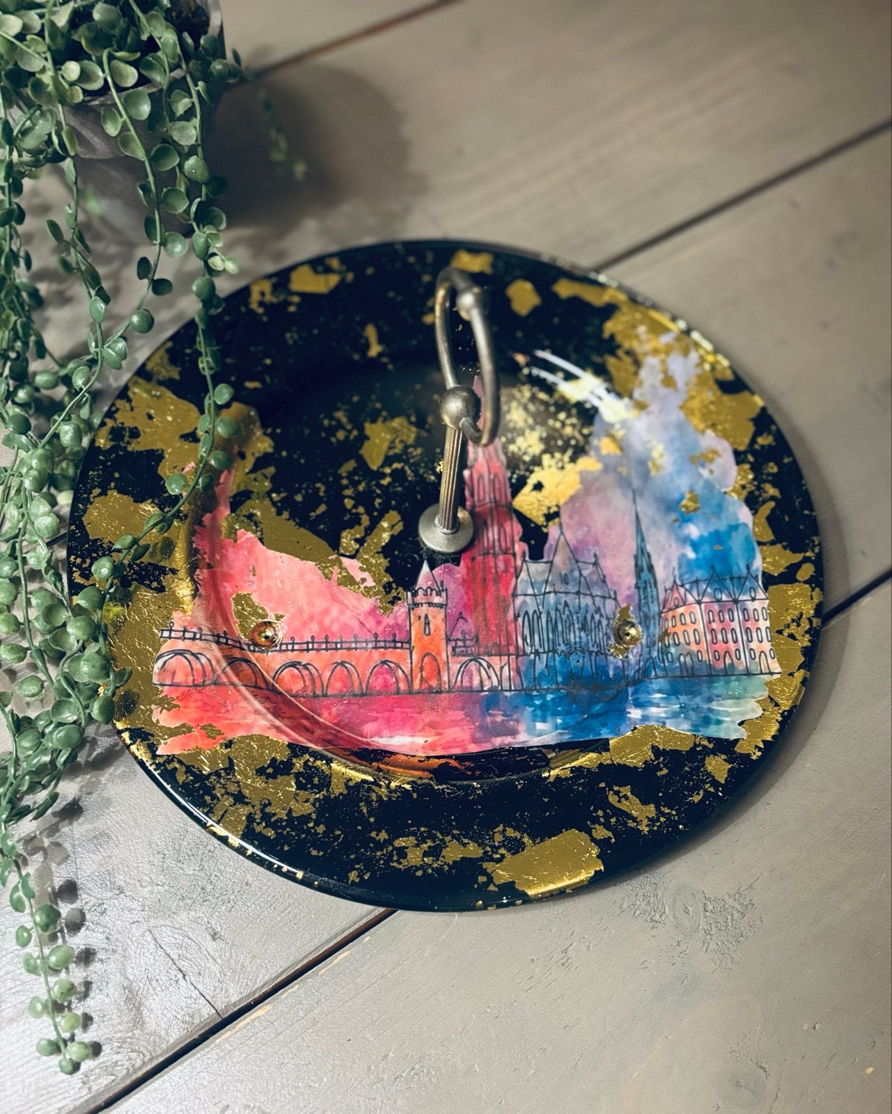 Decoratieve schaal Kleurrijk Maastricht 30 cm, Huis en Inrichting, Overige materialen, Handbeschilderd, Schaal, Rond