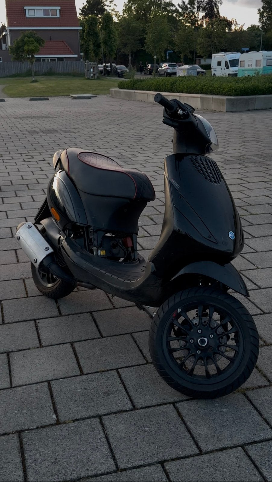 Piaggio zip 125cc, Fietsen en Brommers, Scooters | Piaggio, Zo goed als nieuw, Zip, Benzine, Ophalen