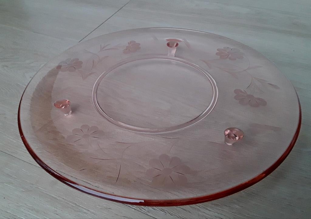 Vintage gebakschaal, roze glas met geslepen bloemen, 30cm, Huis en Inrichting, Keuken | Servies, Gebruikt, Ophalen of Verzenden