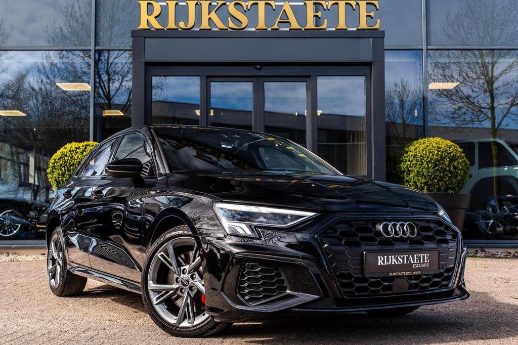 Audi A3 Sportback 45 TFSI e S-Line|CARPLAY|ACC|MATRIX|18'', Gebruikt, 4 cilinders, Leder en Stof, Zwart
