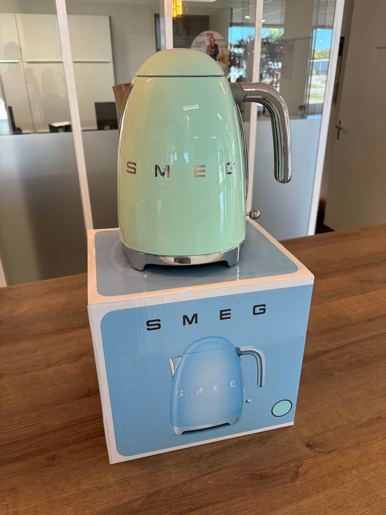 SMEG Waterkoker Licht Groen - Nieuw in Doos, 1 tot 2 liter, Ophalen of Verzenden, Nieuw