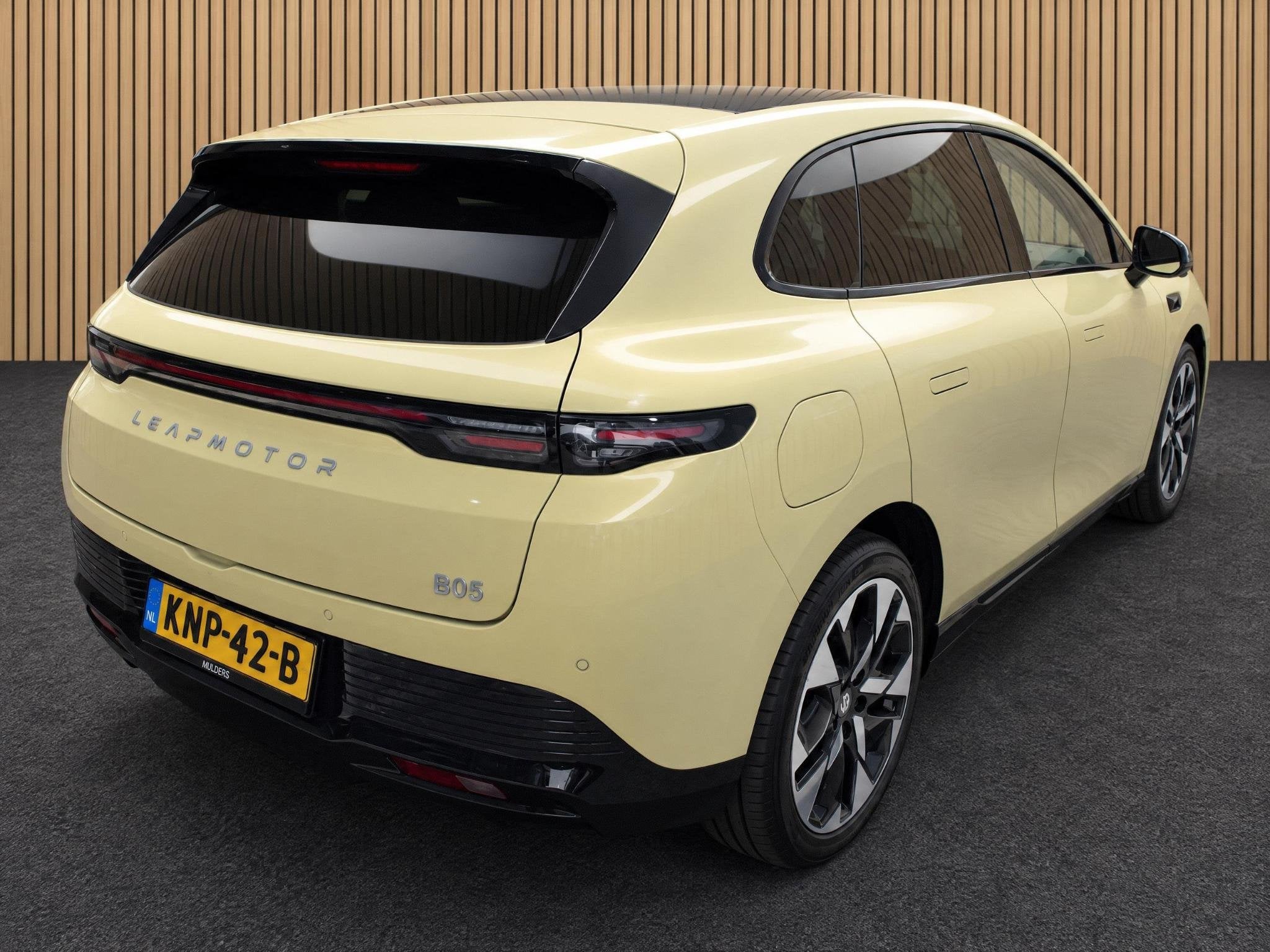Leapmotor B05 ProMax Design 67.1 kWh Boek nu een proefrit bi, Auto's, 12 maanden, Achterwielaandrijving, Gebruikt, Overige modellen