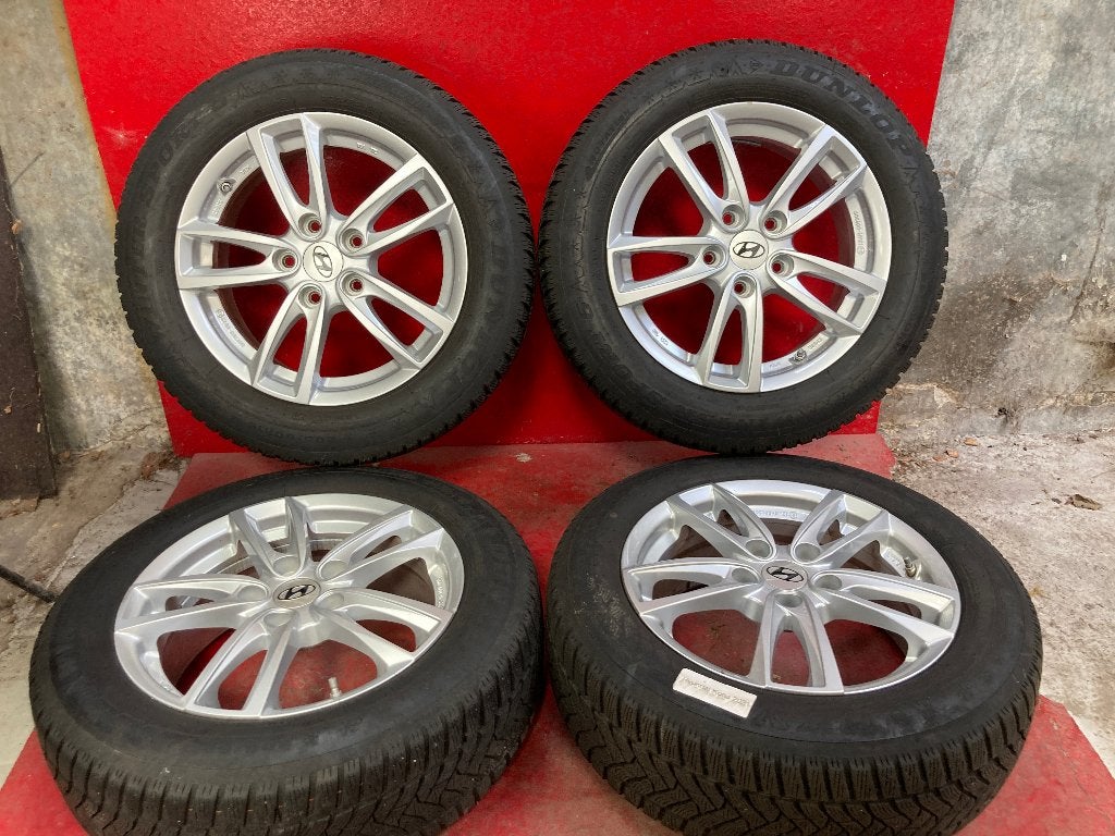 Winterbanden Hyundai Kona 205/60R16 Dunlop, Auto-onderdelen, Gebruikt, 16 inch, ., Banden en Velgen