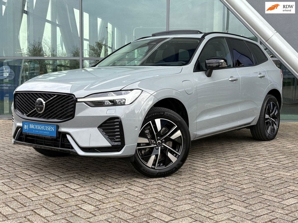 Volvo XC60 2.0 T8 Plug-in hybrid AWD Plus Dark 455pk Panoram, Auto's, Volvo, Automaat, Adaptive Cruise Control, Zwart, 4 cilinders
