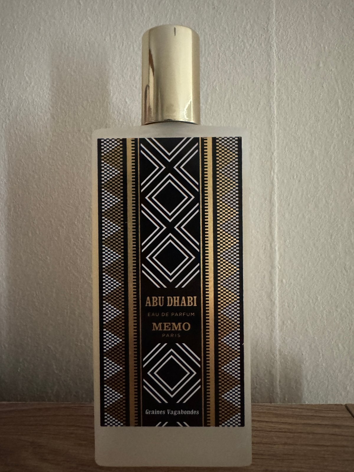 Memo Paris Abu Dhabi Eau de Parfum, Sieraden, Tassen en Uiterlijk, Uiterlijk | Parfum, Ophalen of Verzenden, Gebruikt