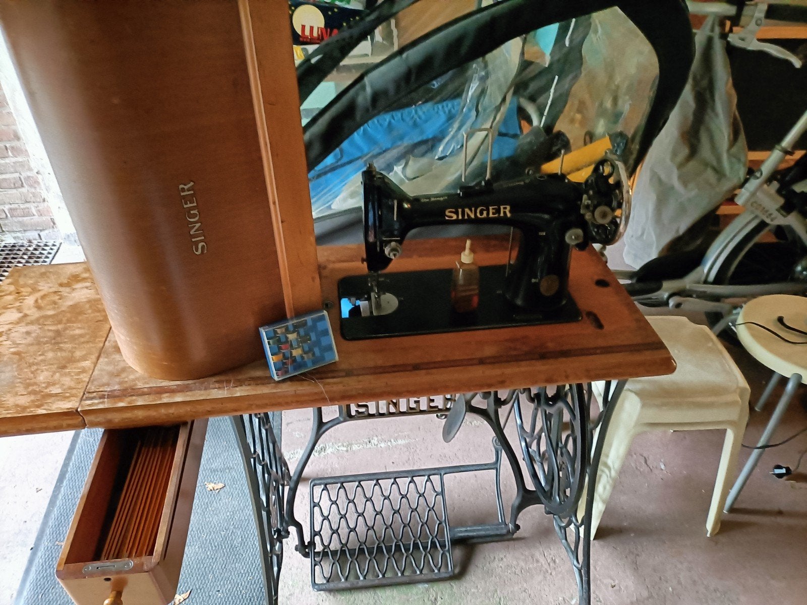 Vintage Singer Naaimachine met Voetpedaal, Ophalen