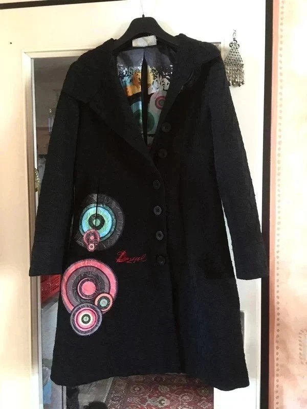 Hele mooie designer jas van Desigual maat 42/44 nu 79,99€, Zwart, Maat 42/44 (L), Ophalen of Verzenden, Zo goed als nieuw