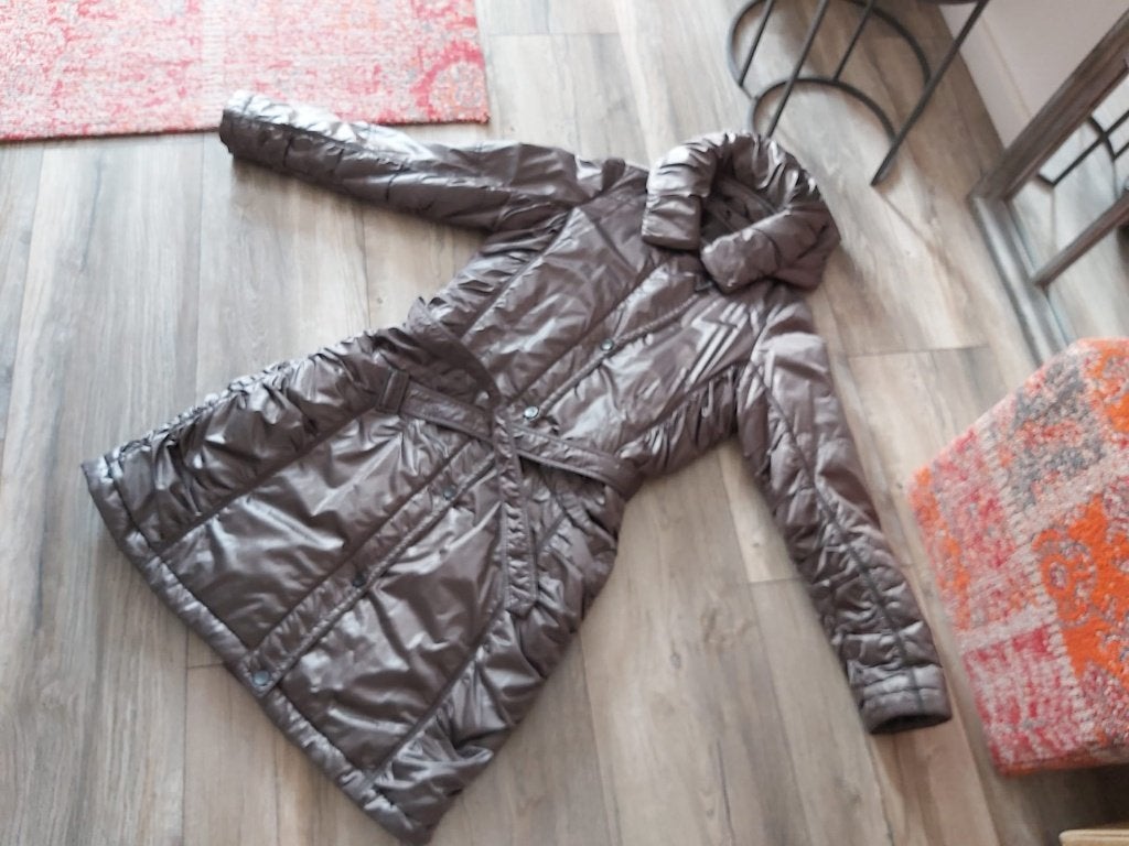 Taupe licht gewicht gewatteerd dames jas met capuchon 42 44, Ophalen of Verzenden, Zo goed als nieuw, Maat 42/44 (L), Overige kleuren