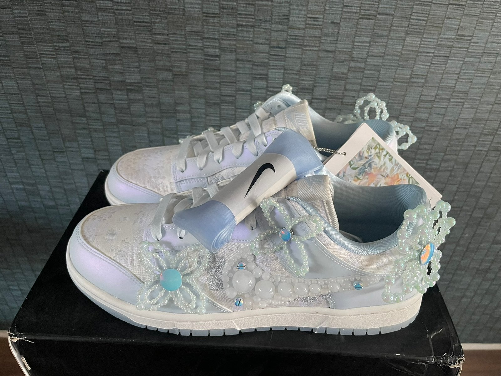 Nike Dunk Low EU 42 Susan Fang Artist Collection white blue, Wit, Nieuw, Ophalen of Verzenden, Sneakers of Gympen