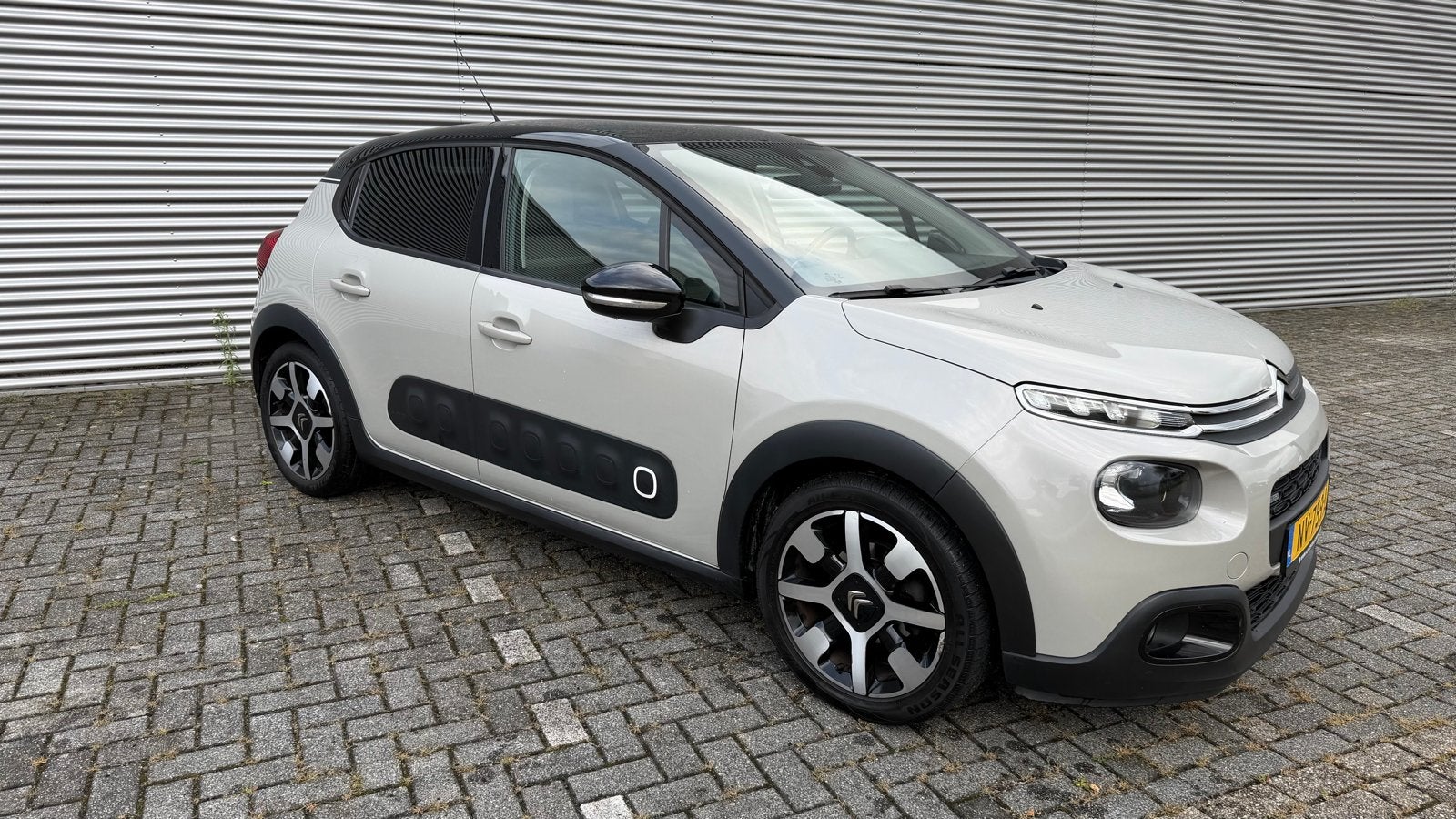Citroën C3 1.2 Puretech 110pk S&S Automaat|Led|Camera|Nav, Auto's, Zwart, 1199 cc, 450 kg, Origineel Nederlands