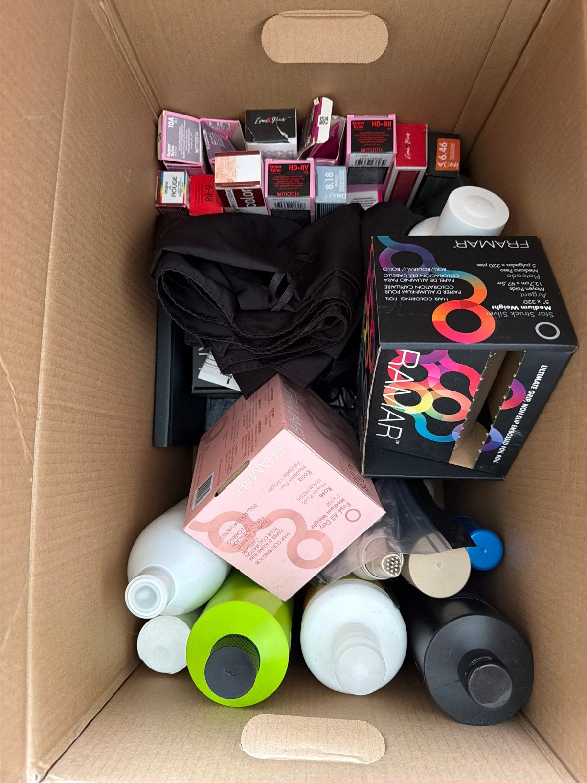 Grote partij kappersspullen: haarverf, folie, verzorging, Ophalen, Nieuw, Shampoo of Conditioner