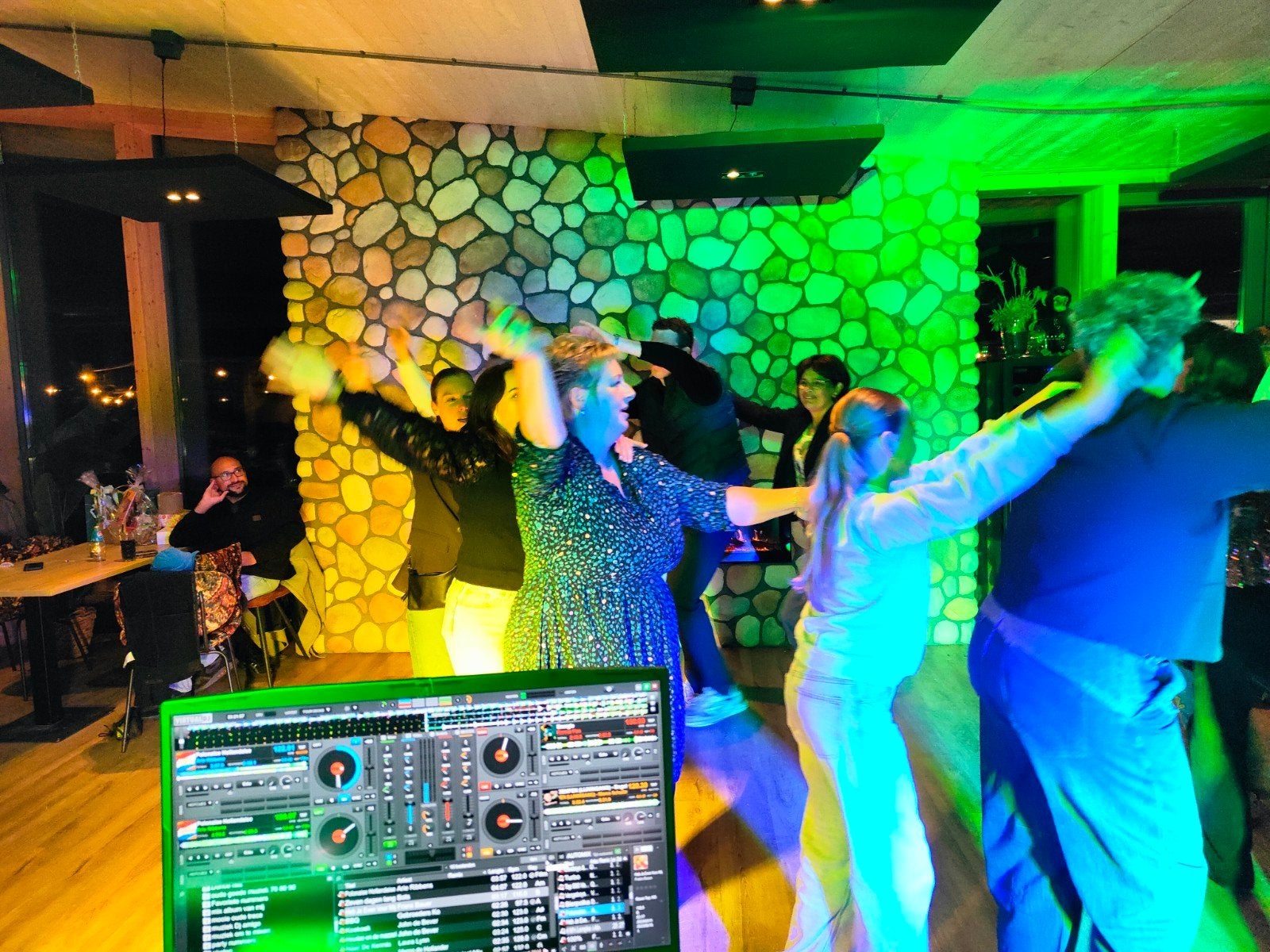 DJ voor al uw Verjaardagen of bruiloften., Solo-artiest