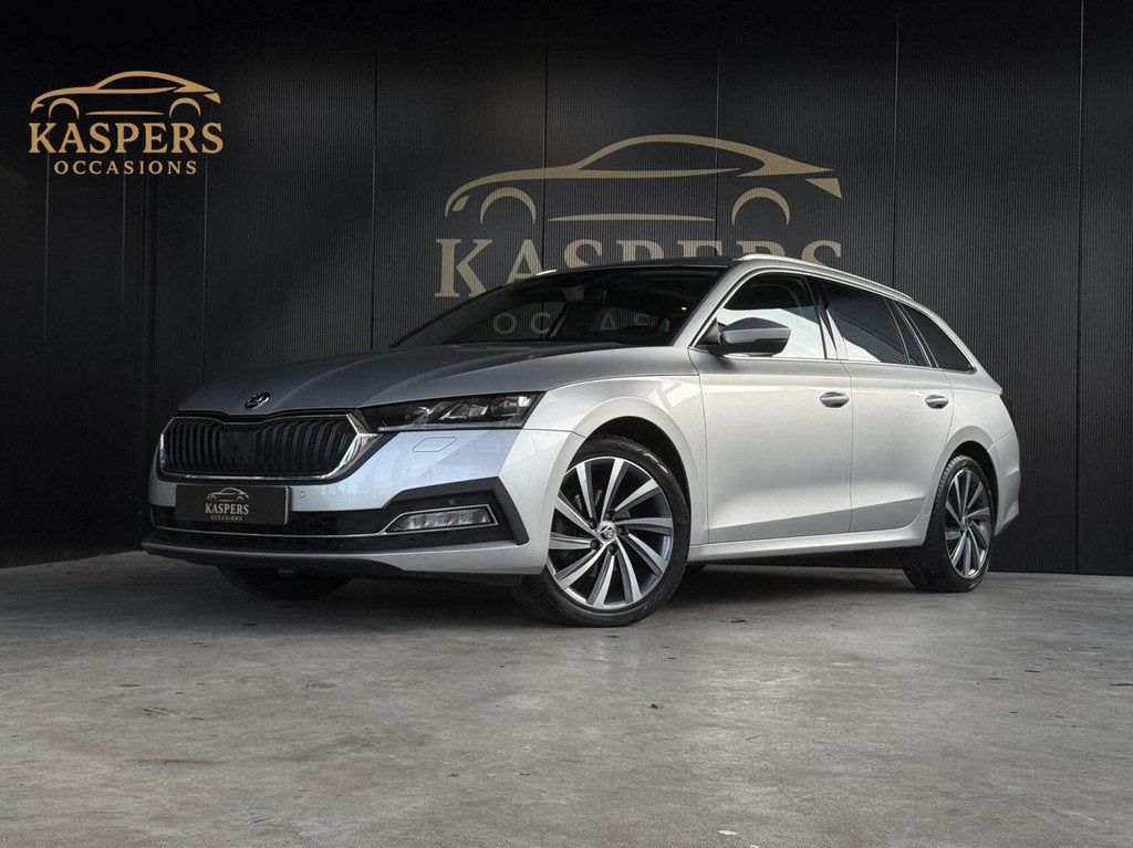 Skoda Octavia Combi 1.5 TSI First Edition|Trekhaak|Pano|Nap|, 4 cilinders, 150 pk, Origineel Nederlands, 1260 kg