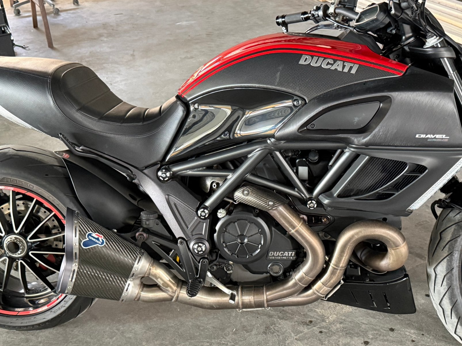Diavel 1200 cromo 2013 full Termignoni exhaust, Motoren, 2 cilinders, 1198 cc, Gebruikt, Particulier