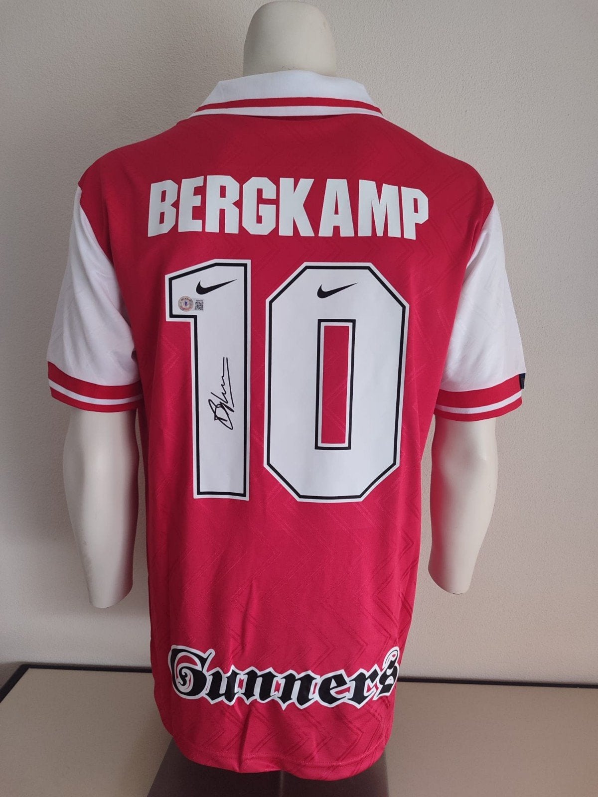 Dennis Bergkamp gesigneerd Arsenal shirt met Beckett coa, Verzamelen, Sportartikelen en Voetbal, Ophalen, Nieuw, Buitenlandse clubs