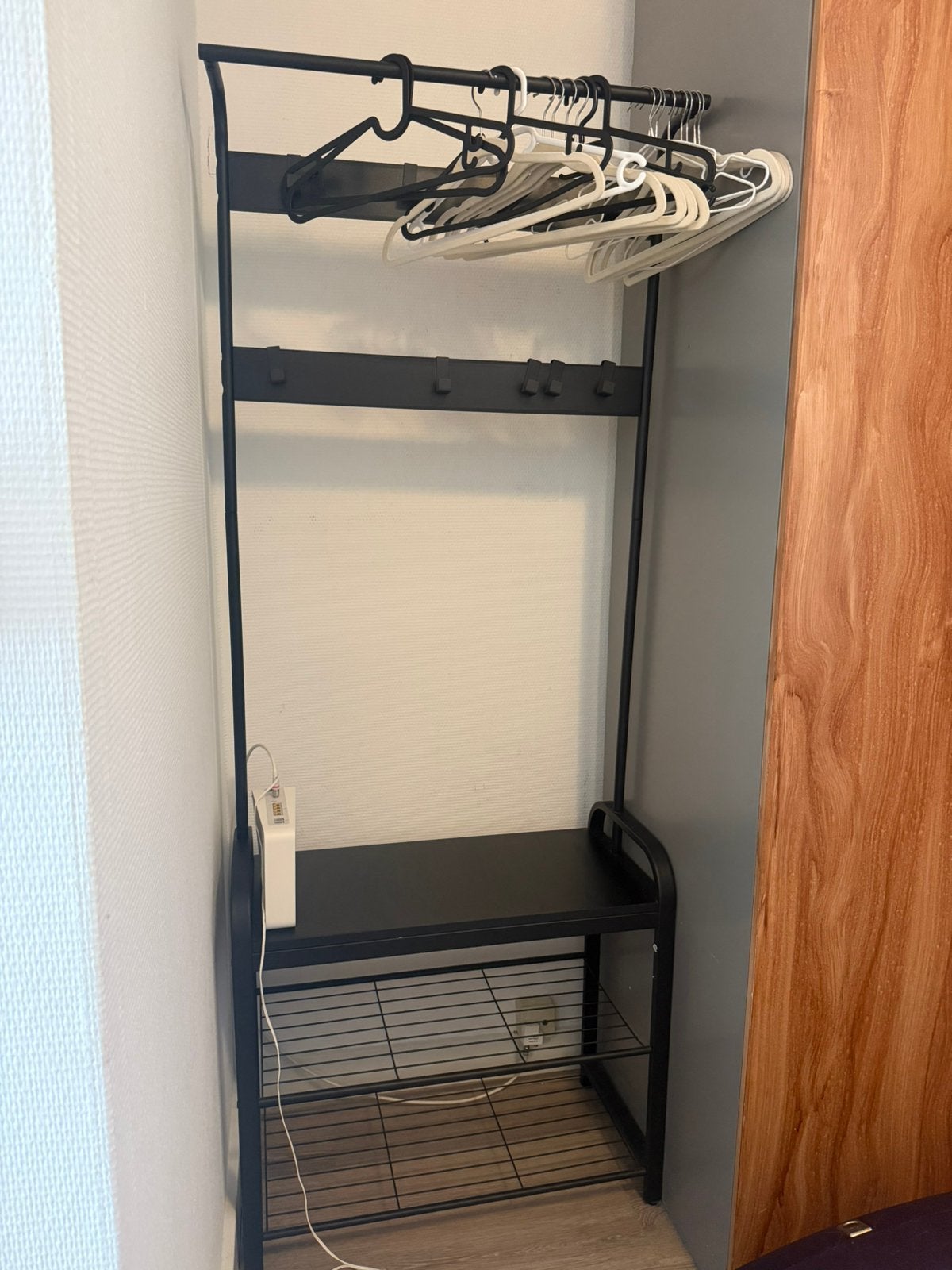 Coat hanger with shoe rack, Zo goed als nieuw, Minder dan 100 cm, Hout, Ophalen
